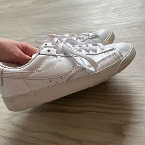 Nike Low Blazers